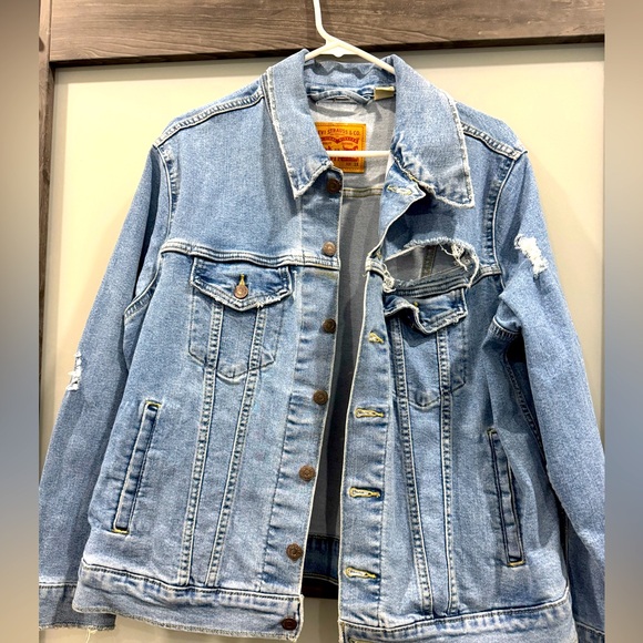 Levi’s Jean Jacket - Picture 1 of 4